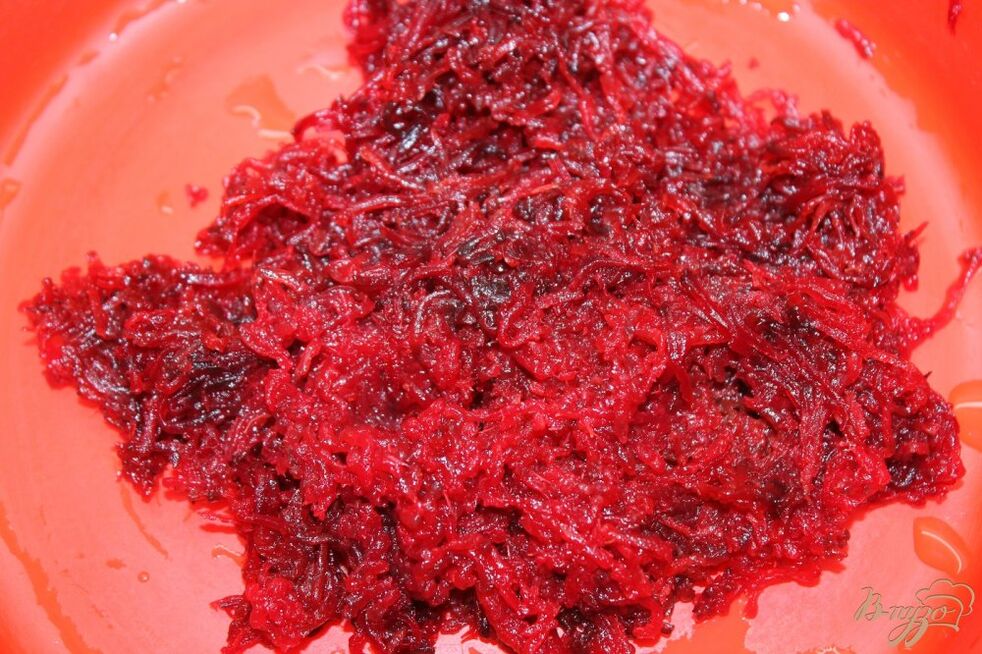 Grated beets for the preparation of antiparasitic syrup