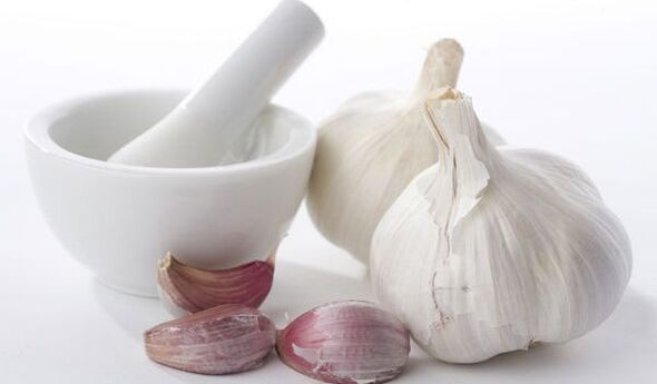 Garlic, effectively destroys parasites