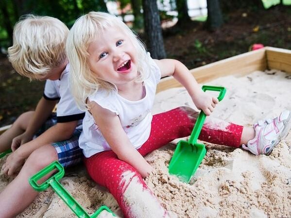 Sandbox games as a way to infect parasites