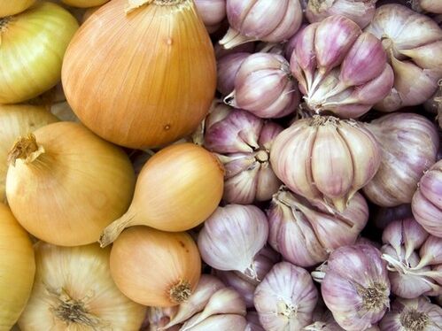Garlic and onion - home remedies for treating helminth infestations